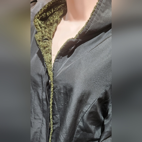 WINTER COAT - Picture 2 of 12